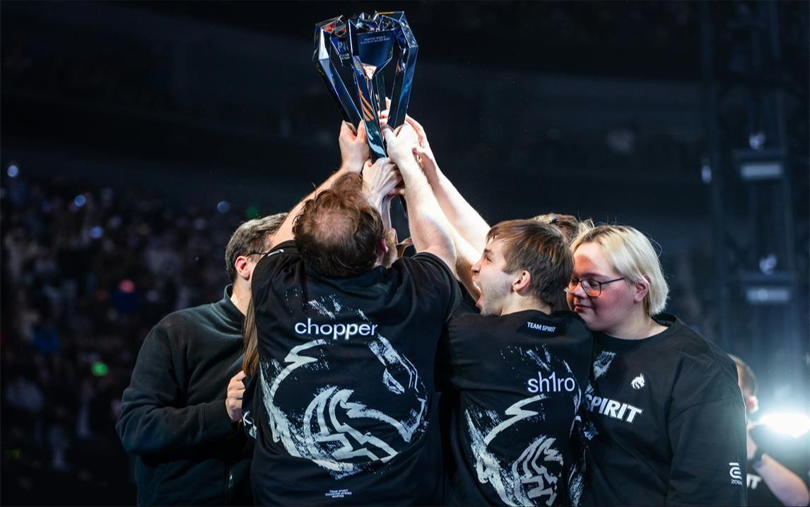 DK祝Zefa教练生日快乐：新的一年携手同行再创佳绩